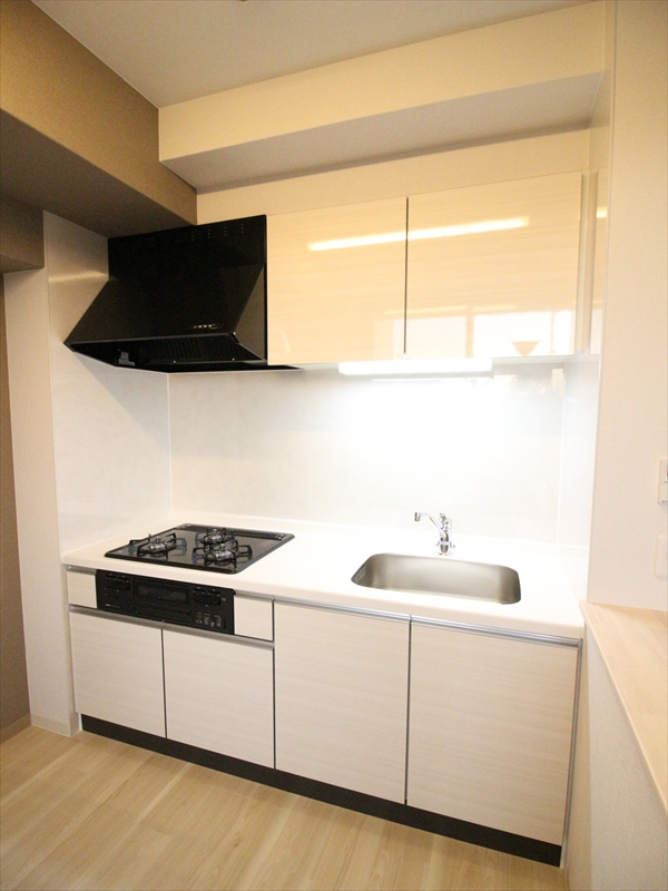 キッチン　システムキッチン・ガスコンロ３口（写真は301）