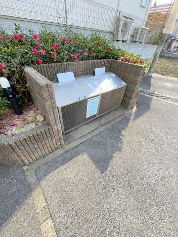 幼稚園・保育園　西浜保育所（幼稚園・保育園）まで272m