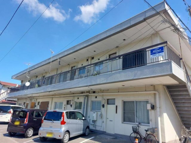 松山市森松町のマンションの建物外観