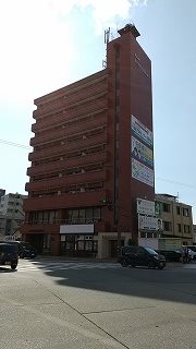 【新屋敷ビルの建物外観】