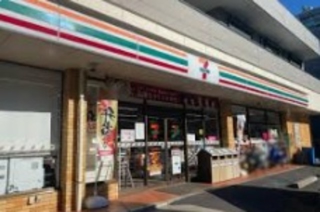 コンビニ　セブンイレブン市川妙典店（コンビニ）まで334m