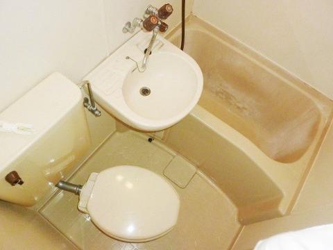 大阪モノレール彩都線 豊川駅 徒歩14分 4階建 築40年のトイレ写真