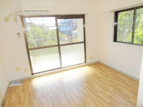 大阪モノレール彩都線 豊川駅 徒歩14分 4階建 築40年の居間写真