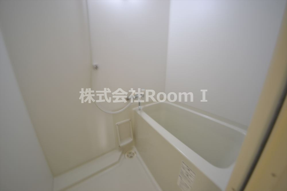 バス・シャワールーム　コンパクトで使いやすいお風呂です