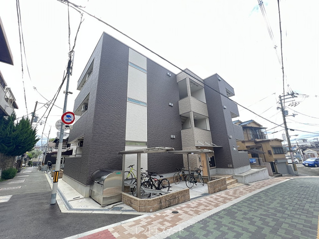 大阪市阿倍野区丸山通のアパートの建物外観