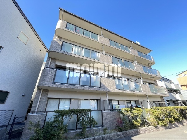 建物外観　鉄筋コンクリート造です