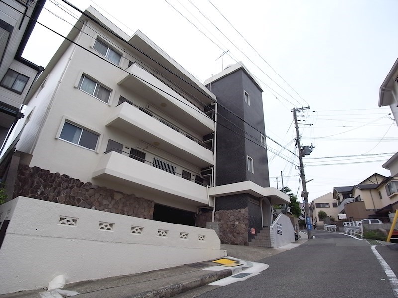 神戸市垂水区星が丘のマンションの建物外観