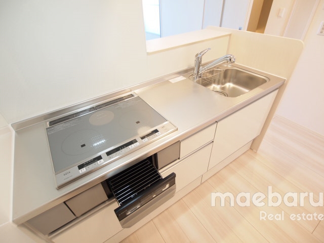 キッチン　IHコンロ3口・グリル付き