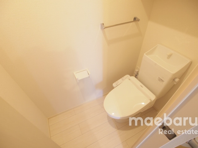 トイレ　温水洗浄便座