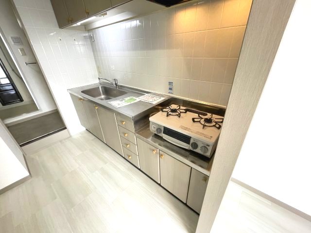 キッチン　(参考)同マンション同間取り他部屋の写真