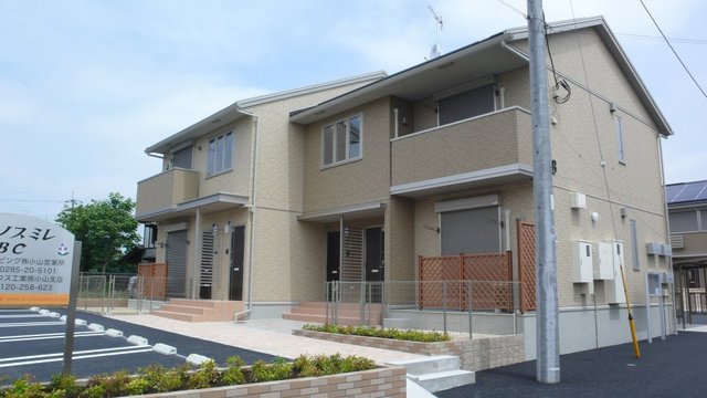 建物外観　南向きで日当たり良好　インターネット無料