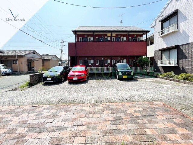 【小郡市小郡のアパートの駐車場】