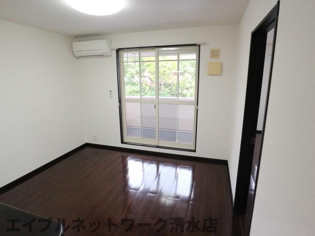 居室・リビング　使いやすい居間です