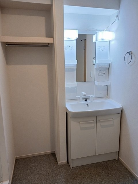 洗面設備　独立洗面台です。