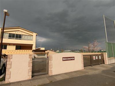 中学校　豊橋市立吉田方中学校（中学校）まで2375m