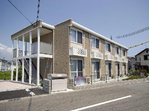 レオパレス鹿道の建物外観