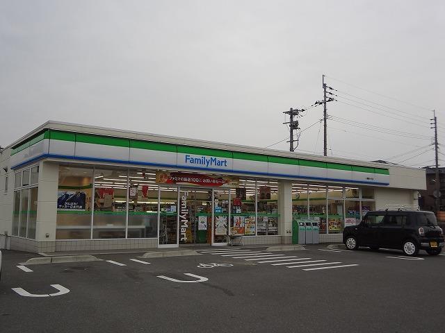 コンビニ　ファミリーマート／八幡星ケ丘店（コンビニ）まで84m