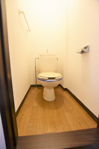 【堺市東区日置荘西町のアパートのトイレ】