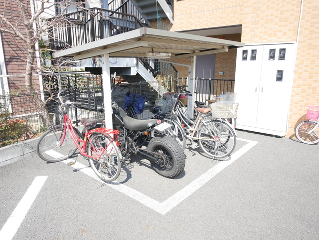 その他共有部分　★敷地内に屋根付駐輪場がございます★