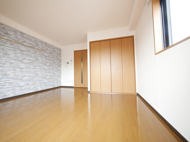 居室・リビング　★アクセントクロスがおしゃれなお部屋です★