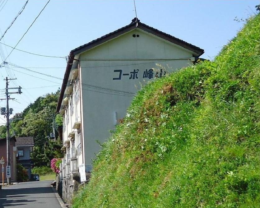 コーポ峰山の建物外観