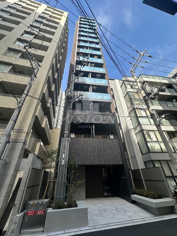 【大阪市西区西本町のマンションの建物外観】