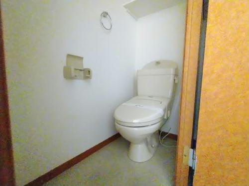 トイレ　温水洗浄便座付き　現況優先