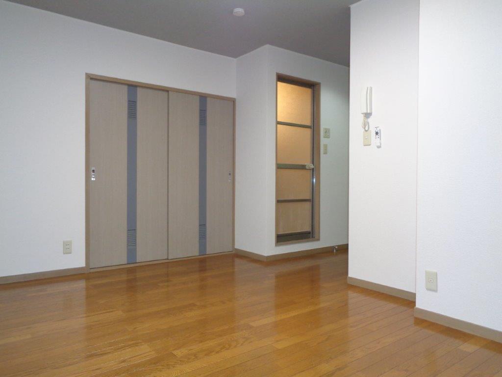 居室・リビング　洋室9.5帖・インターホンあり