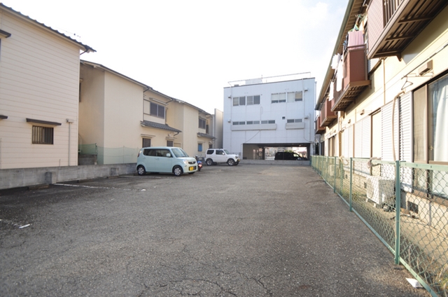 駐車場　駐車場