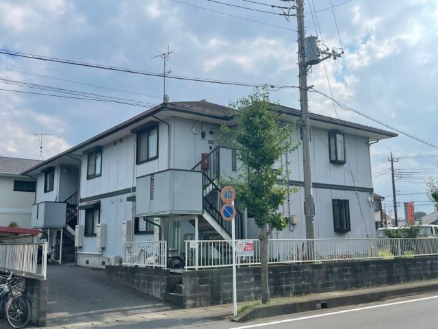 東松山市新宿町のアパートの建物外観