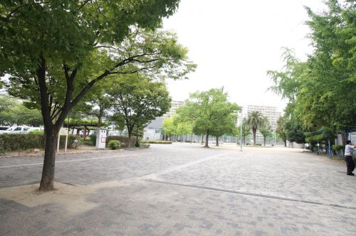 【ララプレイス大阪新町ヴェレの公園】