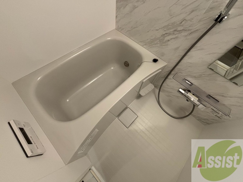 バス・シャワールーム　お風呂になります。一日の疲れを癒してくださいね。