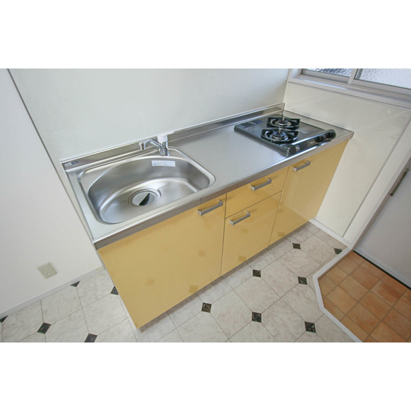 キッチン　同じ建物の別のお部屋