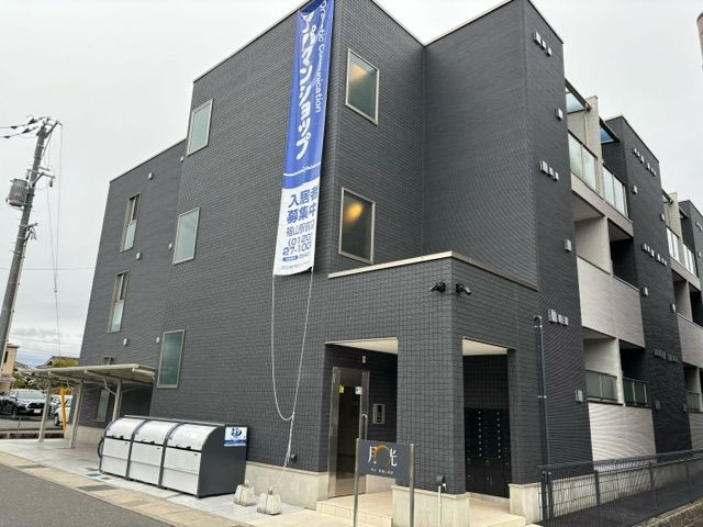 福山市引野町のマンションの建物外観