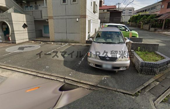 駐車場　駐車場完備です
