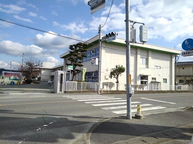 【八女市酒井田のアパートの小学校】