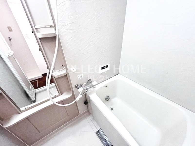 バス・シャワールーム　落ち着いた空間のお風呂です