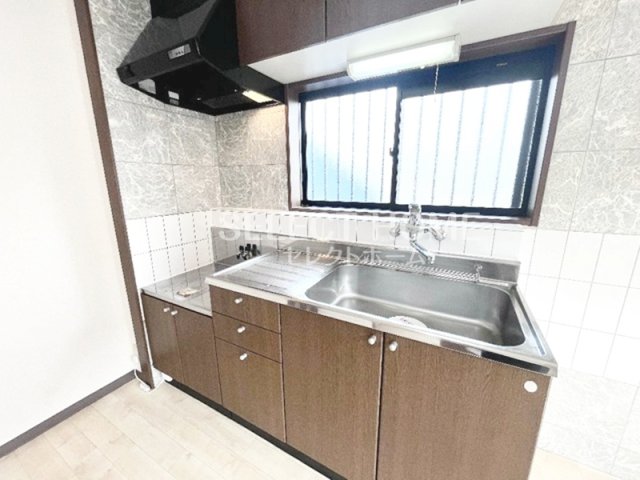 キッチン　コンパクトなキッチンで掃除もラクラク