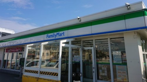 コンビニ　沖縄ファミリーマート 具志川安慶名店（コンビニ）まで77m
