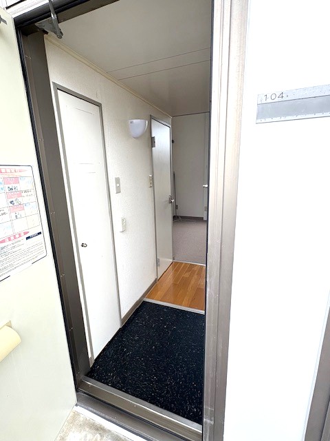 玄関　写真は前回募集時のものです