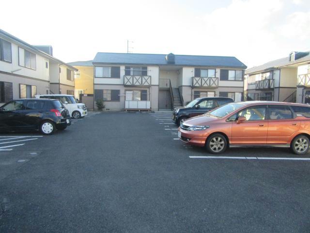 駐車場　駐車場