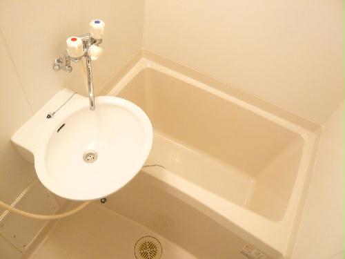 バス・シャワールーム　バス・トイレ別々です！