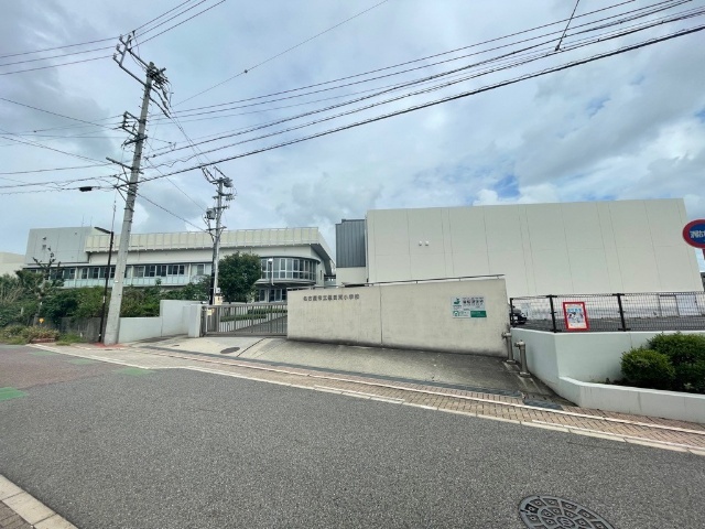 小学校　名古屋市立植田東小学校（小学校）まで422m