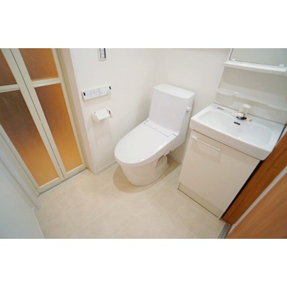 トイレ　温水洗浄便座