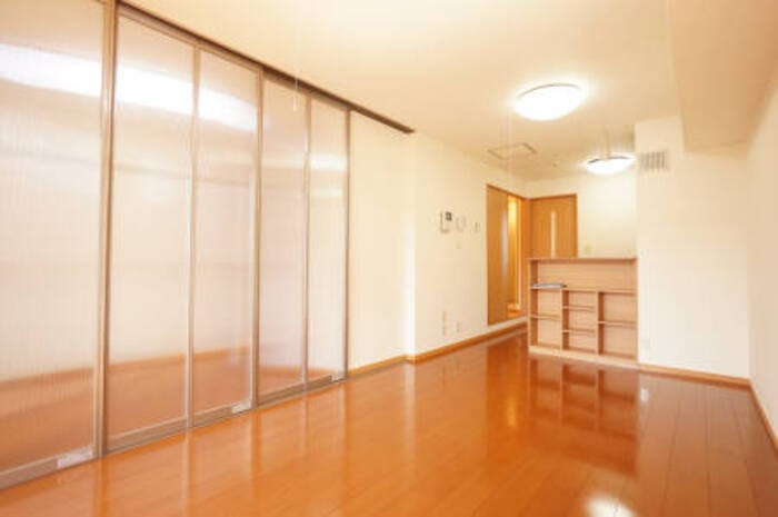 居室・リビング　※別部屋参考画像