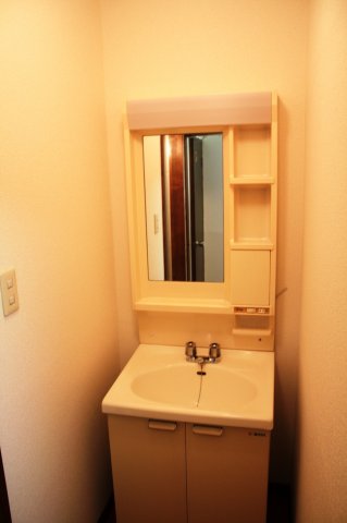 洗面設備　独立洗面化粧台付き