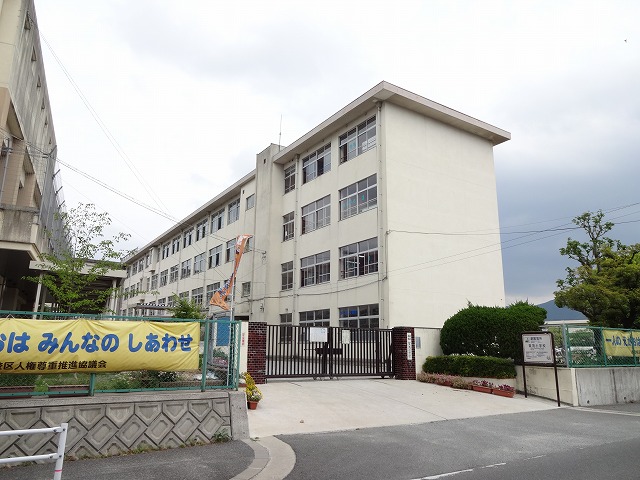 小学校　福岡市立賀茂小学校（小学校）まで1119m