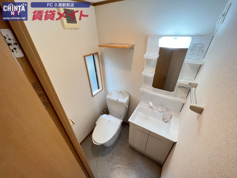 洗面設備　※同物件別部屋のお写真です。