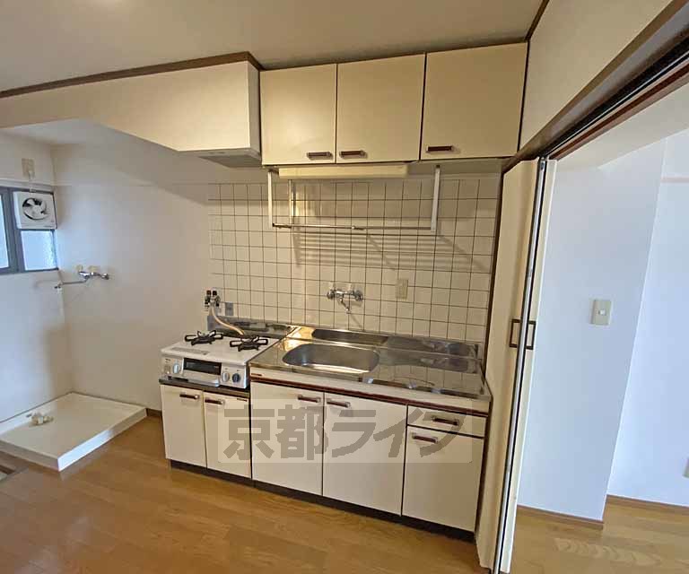 キッチン　収納たっぷりのキッチンです。