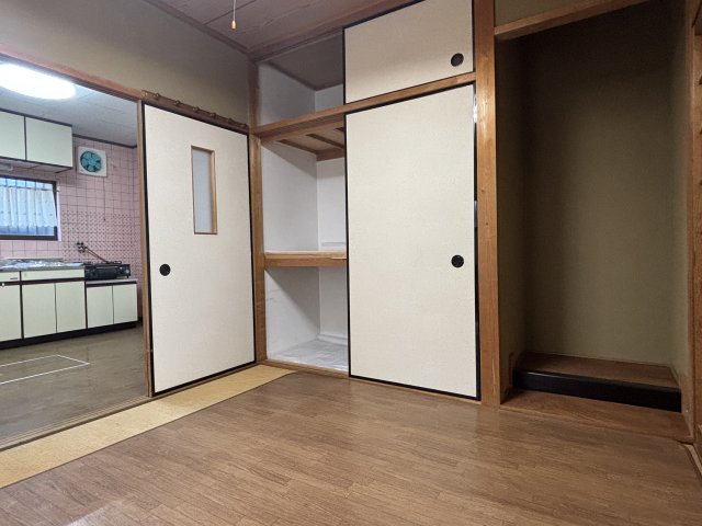 居室・リビング　こちらのリビングで趣味の時間をお楽しみください